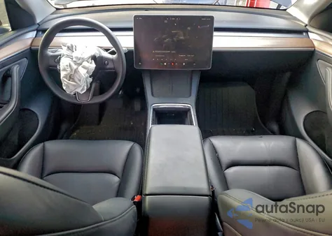 2025 Tesla Model Y z USA, uszkodzony, nr VIN 7SAYGAEE5SF244730